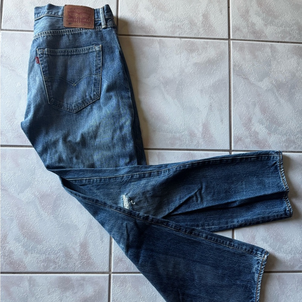 501 Levi's Button-Fly Bootcut Jeans Classic Denim